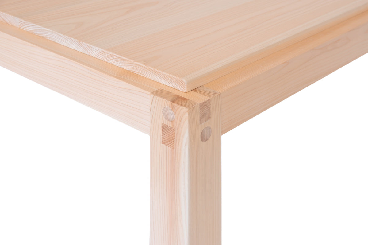 Washika 4-6 seat table