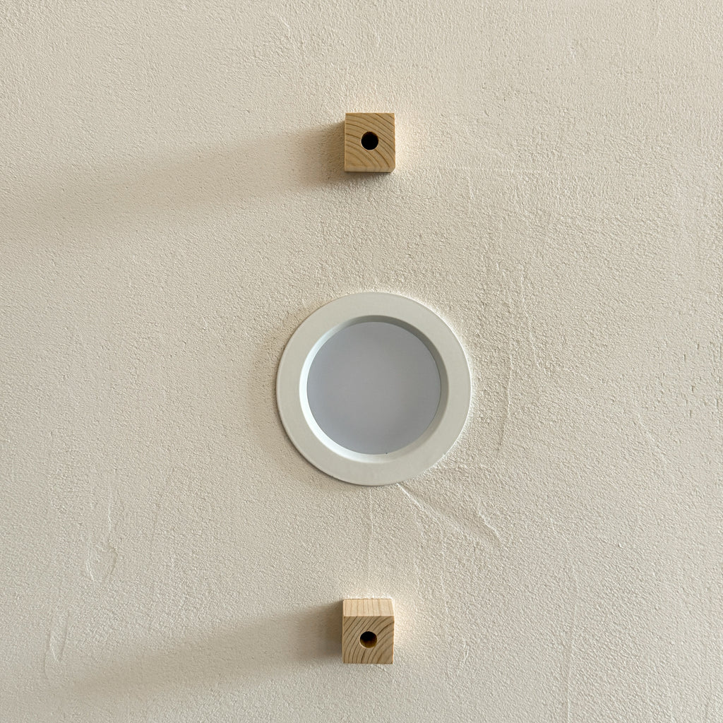 An(ne) Wall Light